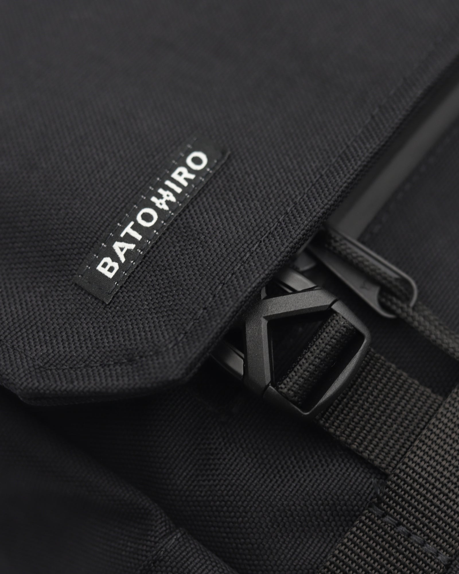 Minato Lite 20l - Dark Black