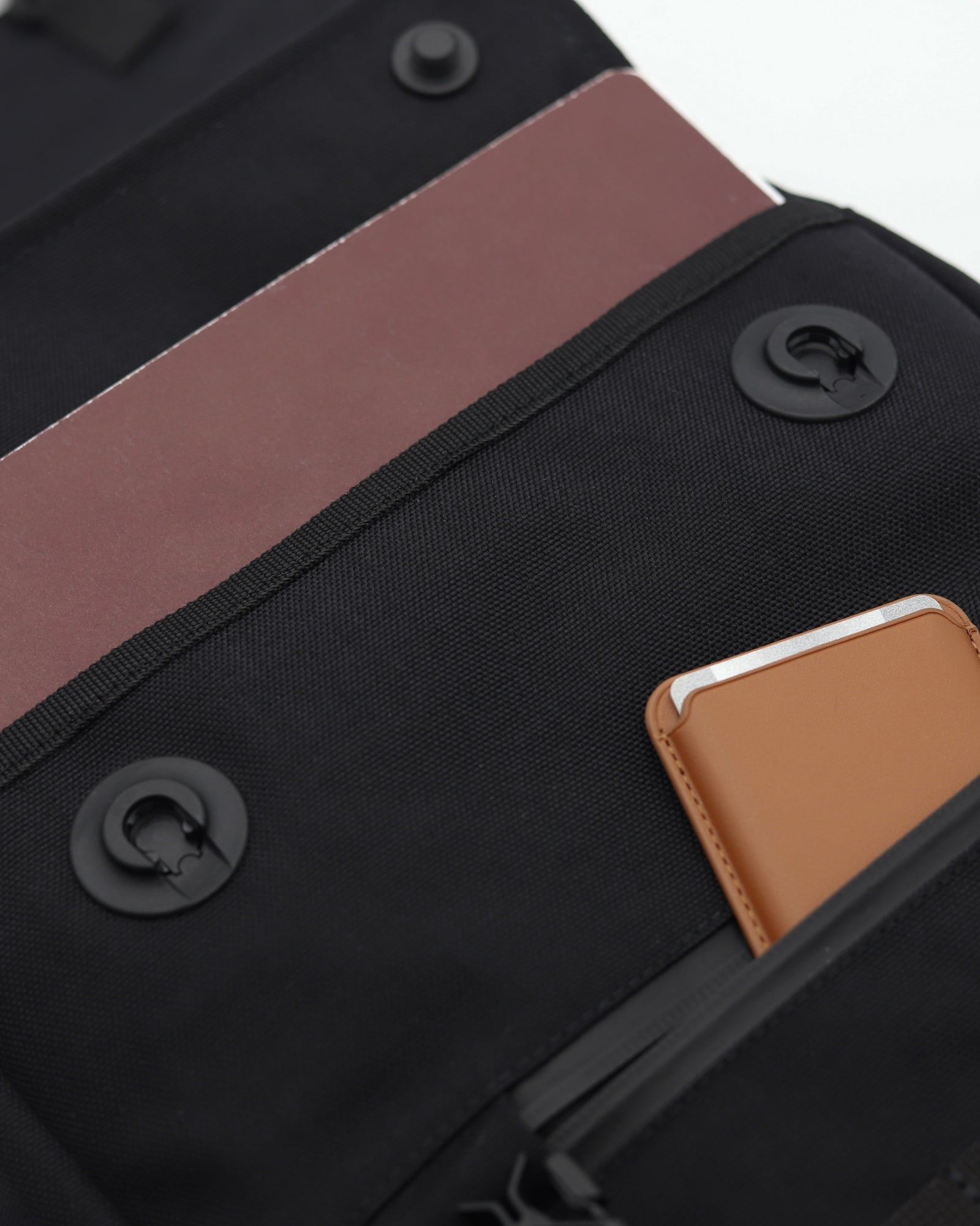 Minato Lite 20l - Dark Black