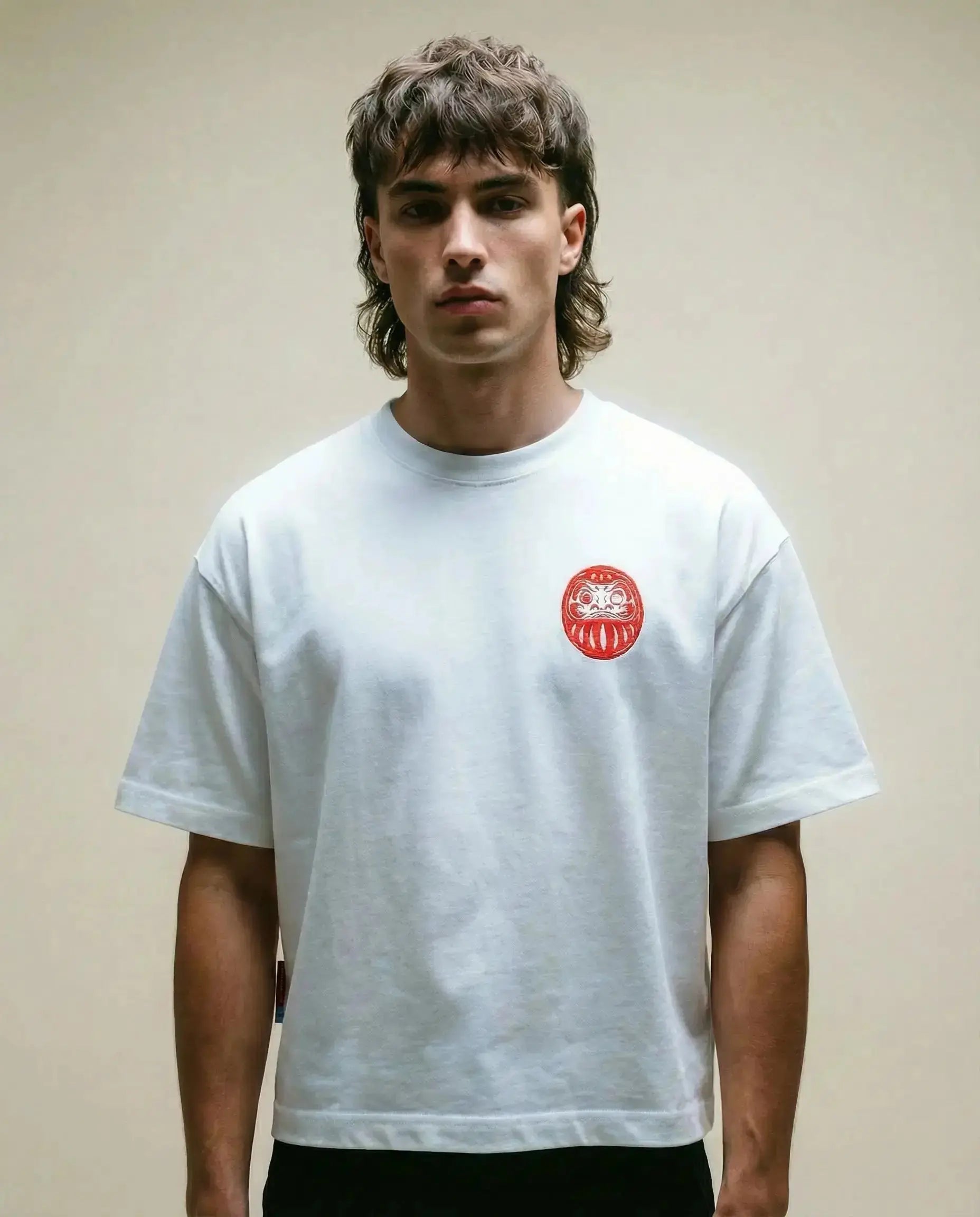 Daruma – Weißes, verkürztes Oversize-T-Shirt Batohiro