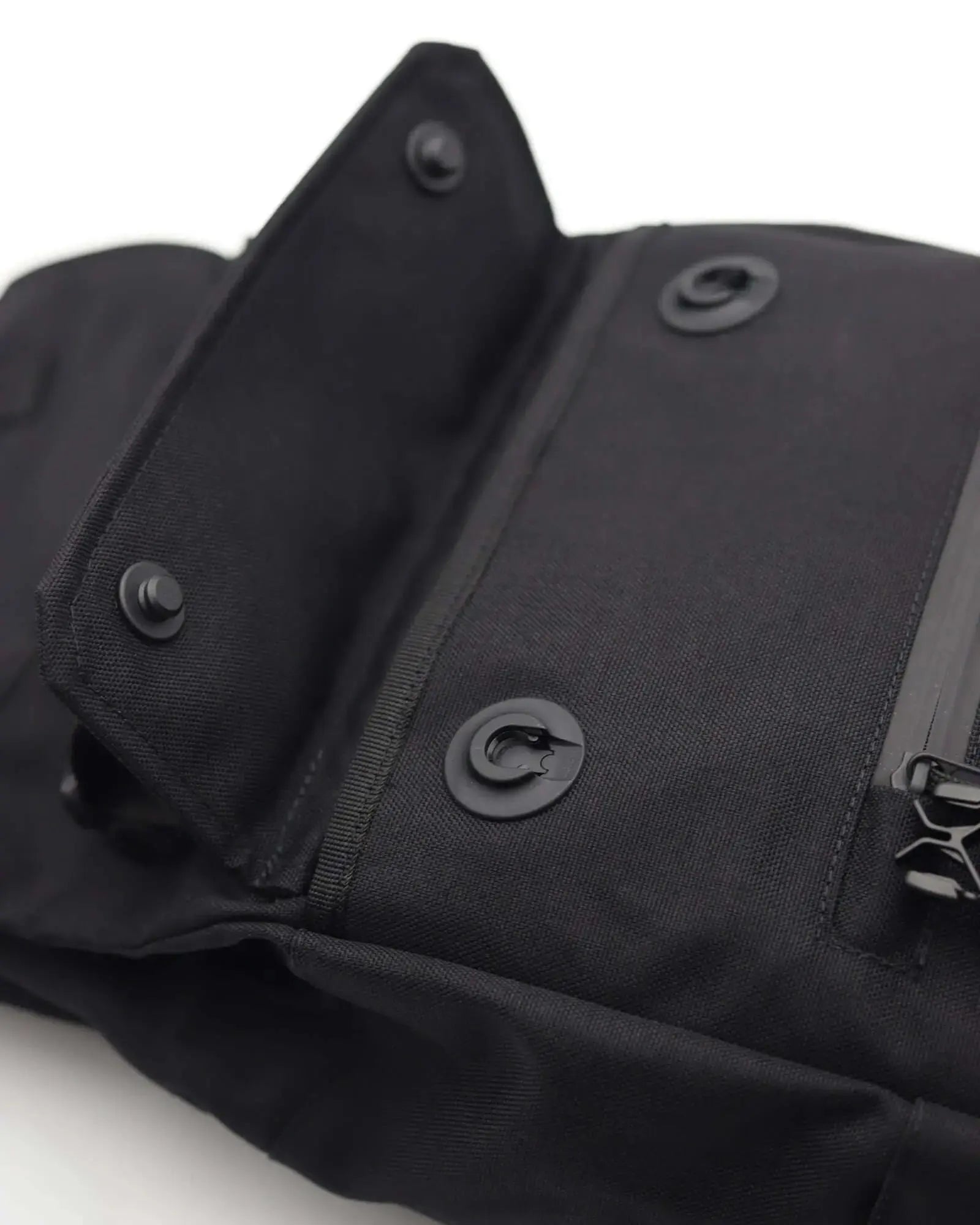 Minato Lite 2.0 - Dark Black Batohiro