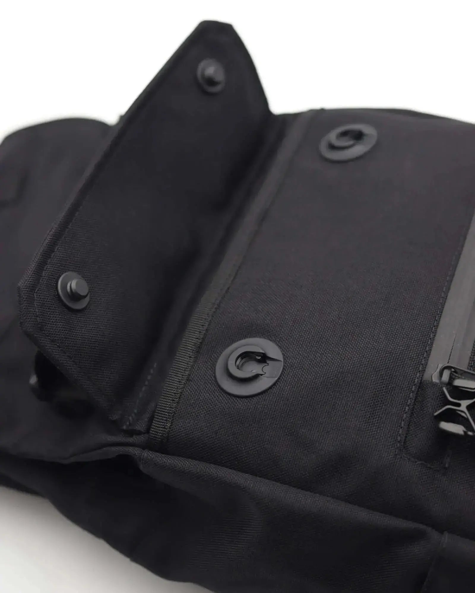 Minato Lite 2.0 - Dark Black Backpack