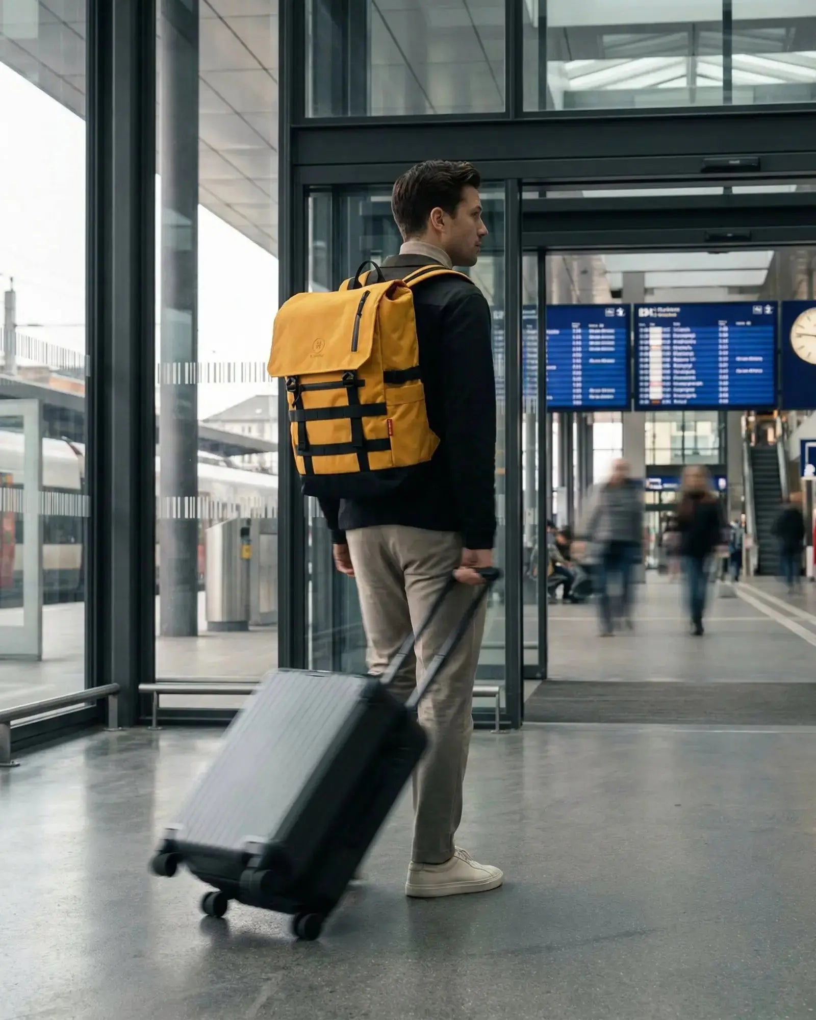 Minato Premium 6.0 – Gelb-Schwarz-Rucksacktero