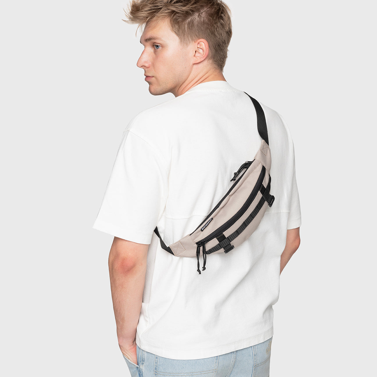 Ledvinky - Prozkoumejte naše nejprodávanější ledvinky a najděte perfektní doplněk pro vaše každodenní aktivity. S našimi oblíbenými styly a spolehlivými funkcemi budete připraveni na každou výzvu. Vyberte si z našeho výběru to nejlepšího a užijte si pohod