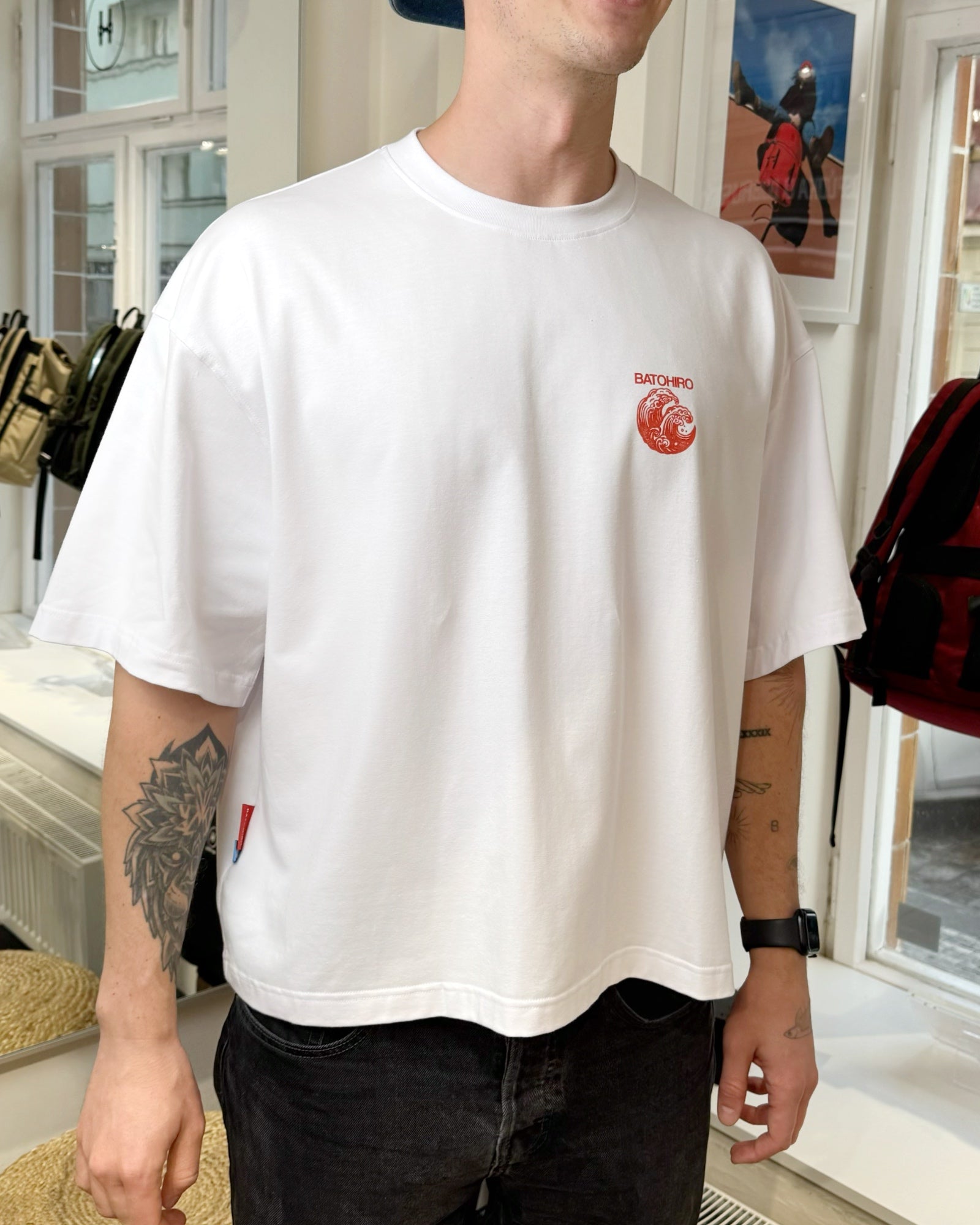 Hiro Wave - Cropped Oversized Tee