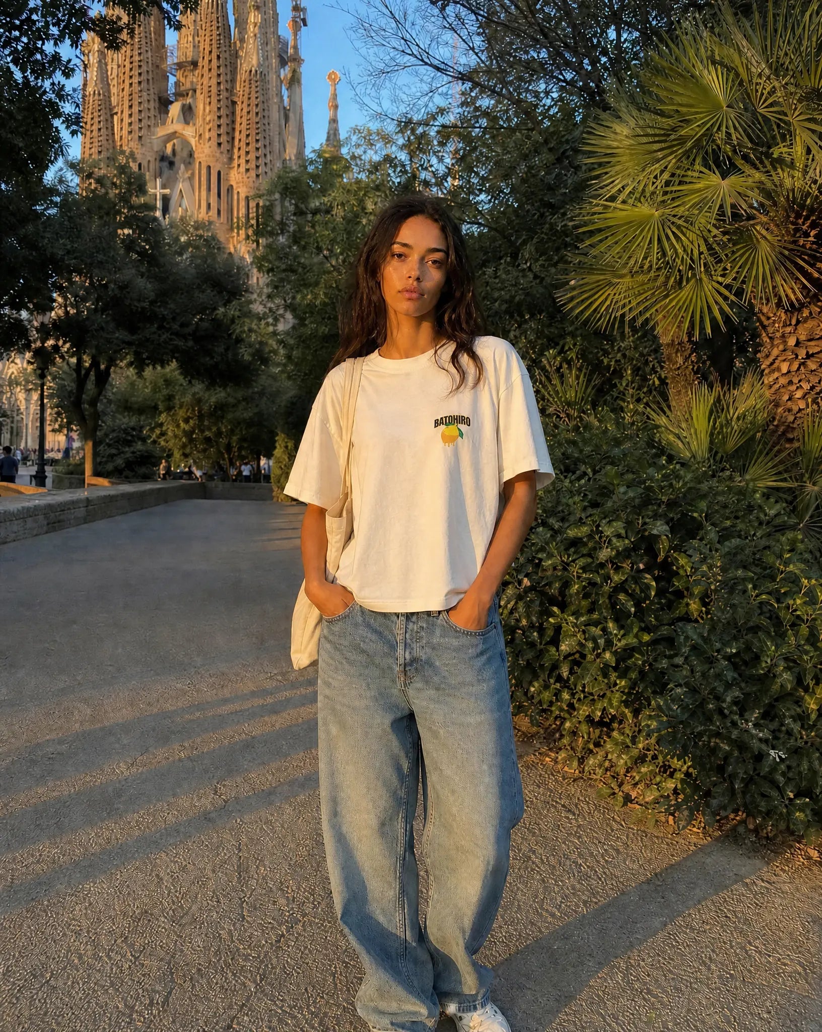 Ginko Cat Tee - Black Cropped Oversized